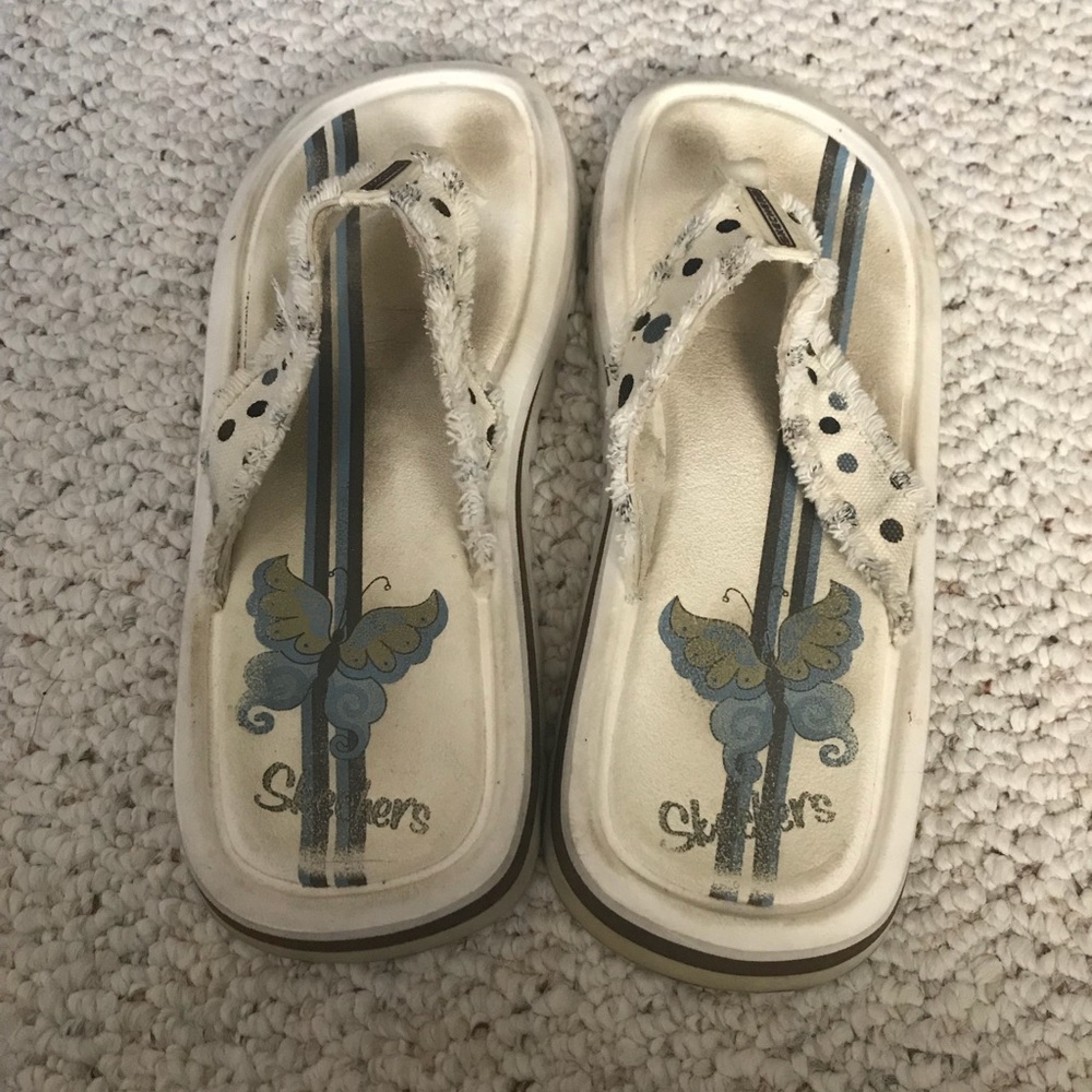 Skechers thong sandals. White. Size 8.